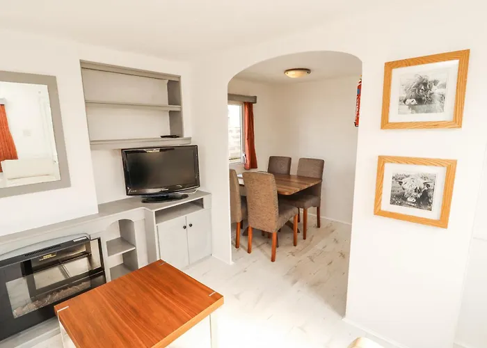 No 29 Wyndham Hall *